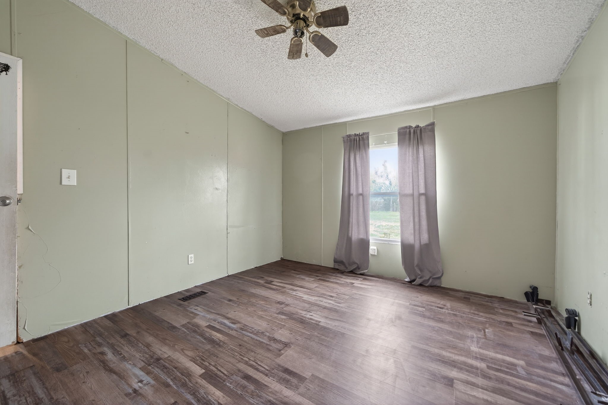 109 Wallace Street, Lone Oak, TX, 75453