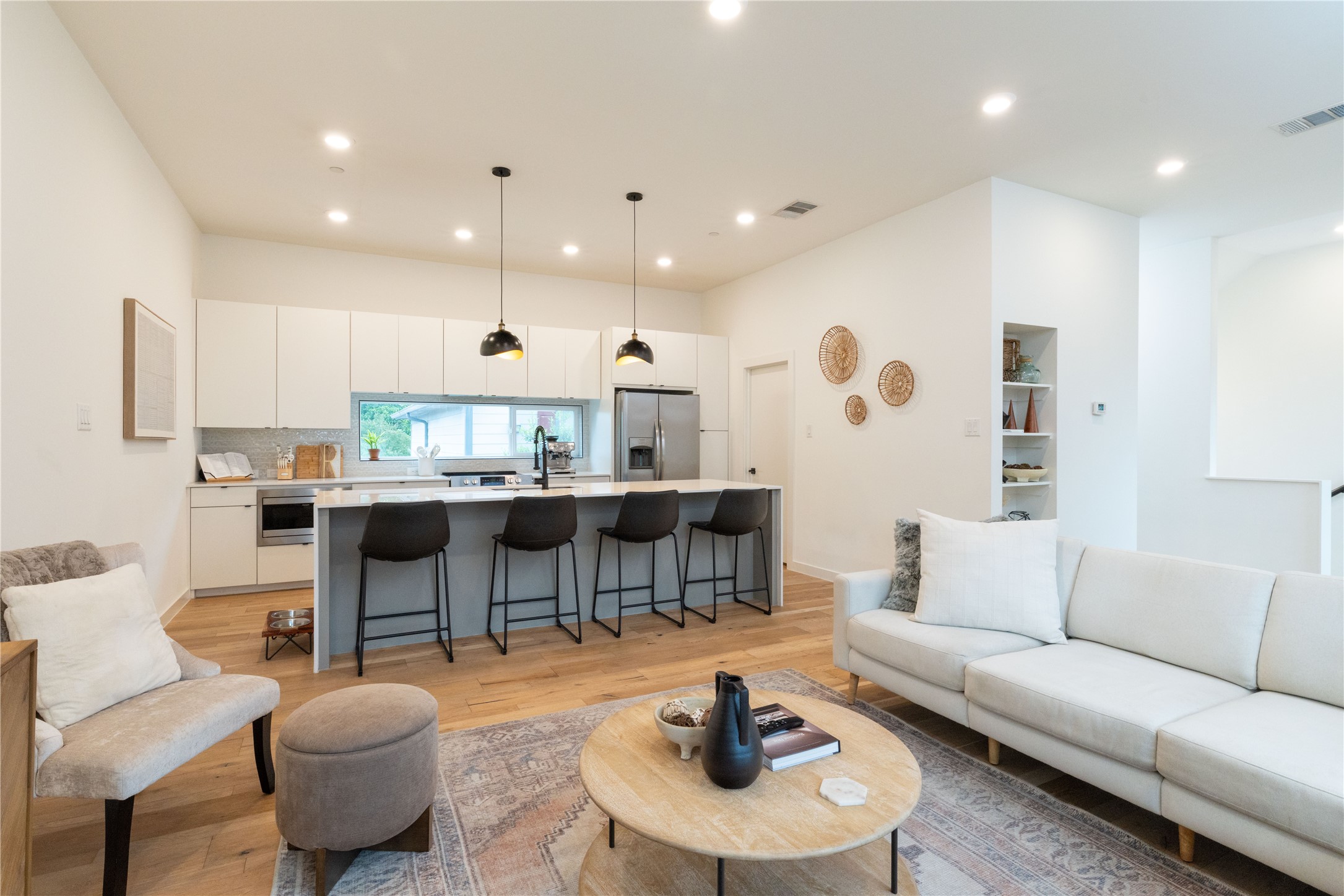 Property photo 01 of 2118 N Carroll Avenue UNIT 103, Dallas, TX 75204 | MLS #21186607