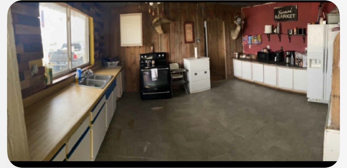 8108 FM2111, Winters, TX, 79567