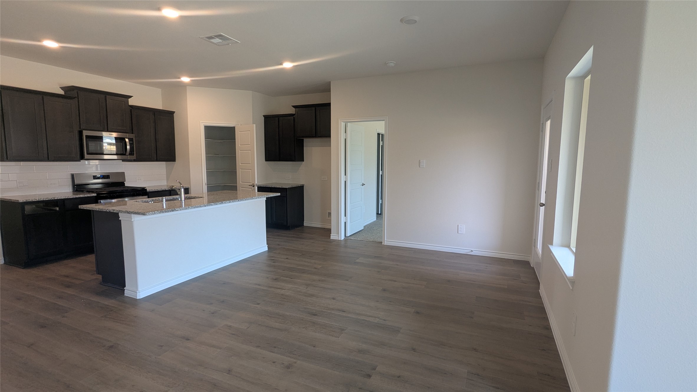 Property photo 03 of 403 Flintlock Road Caddo, Mills, TX 75135 | MLS #21186784