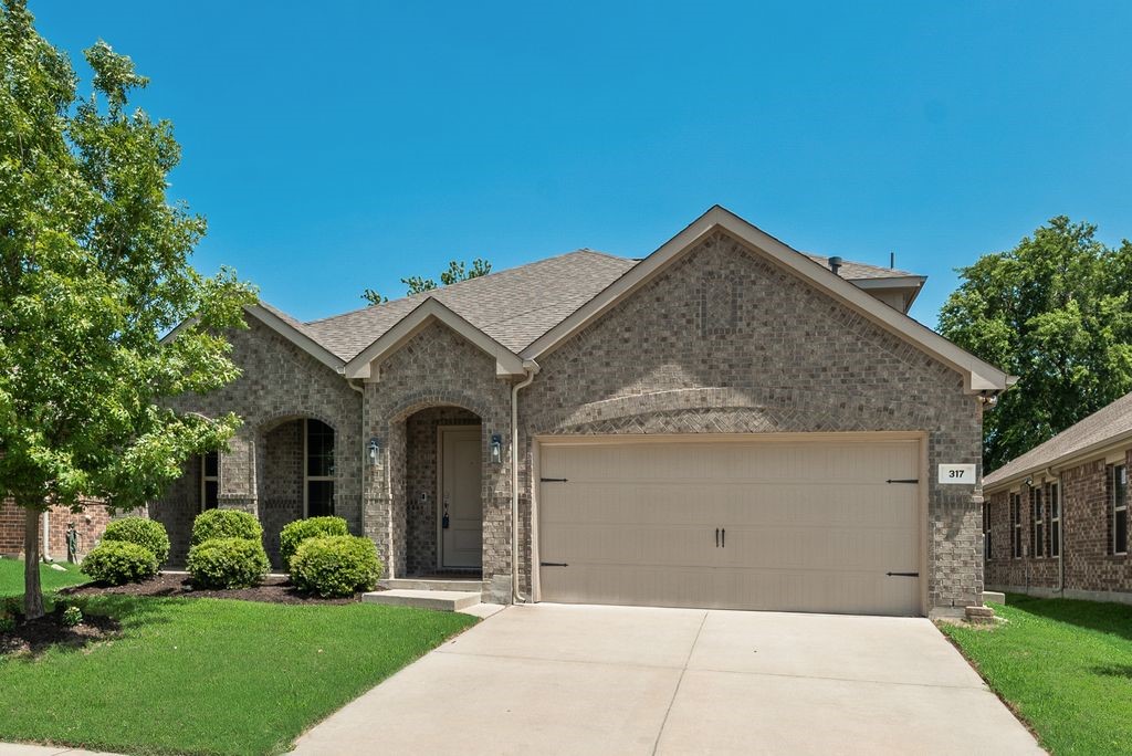 Property photo 01 of 317 Waterton Drive, Anna, TX 75409 | MLS #21186897