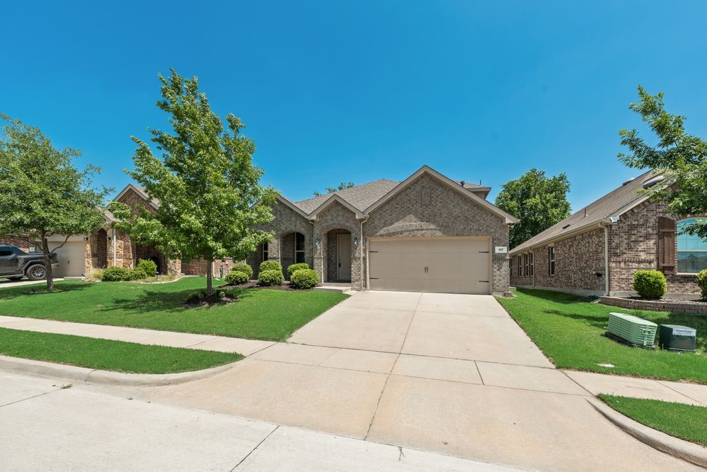 Property photo 02 of 317 Waterton Drive, Anna, TX 75409 | MLS #21186897