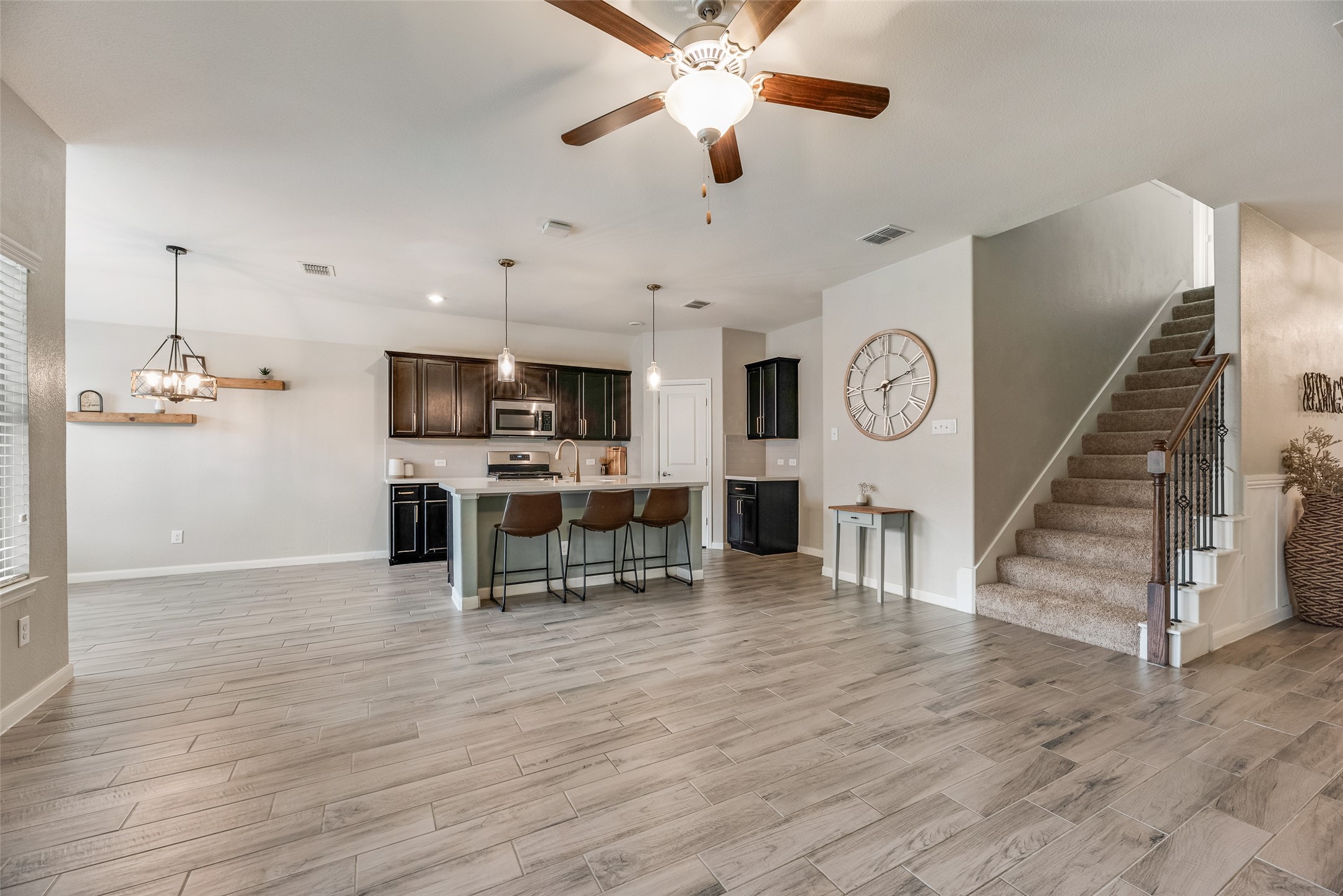 Property photo 03 of 317 Waterton Drive, Anna, TX 75409 | MLS #21186897