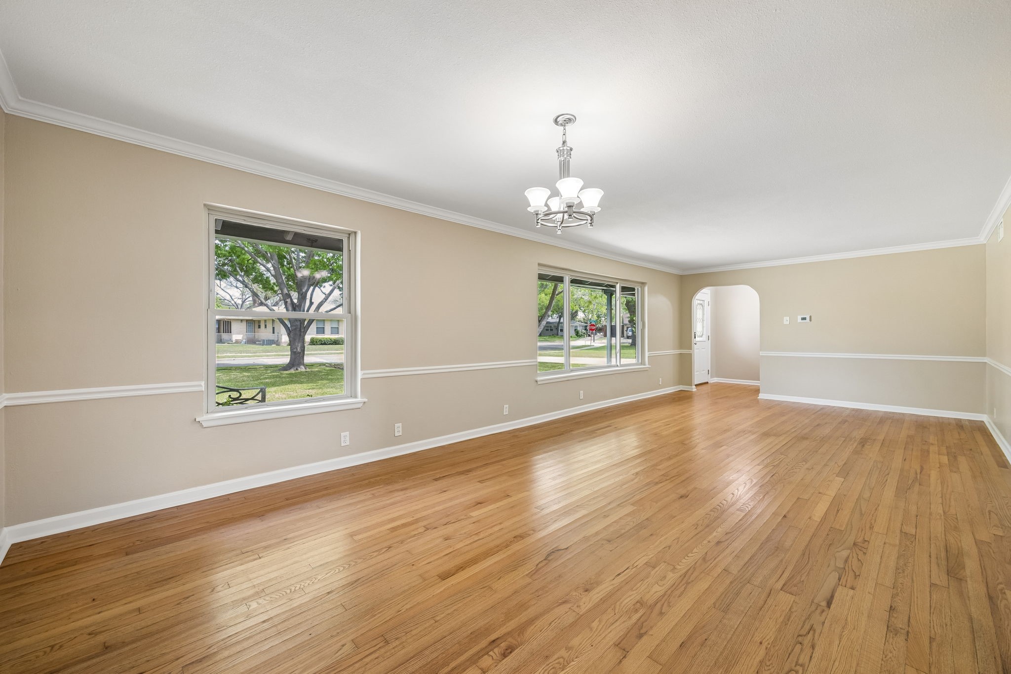 Property photo 04 of 1131 Wicklow Drive, Dallas, TX 75218 | MLS #21187070