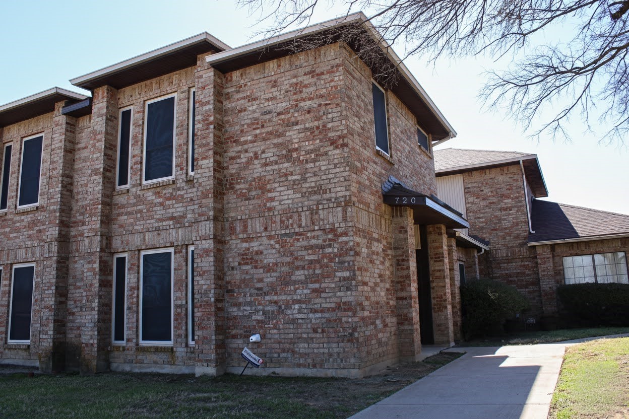 720 Cresent Drive, Desoto, TX, 75115
