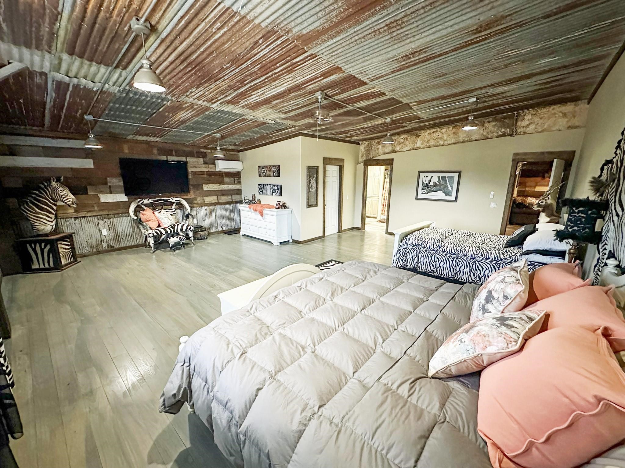 1990 Jim Harry Loop, Sunset, TX, 76270