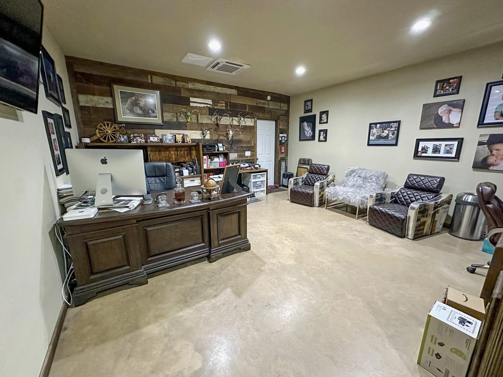 1990 Jim Harry Loop, Sunset, TX, 76270