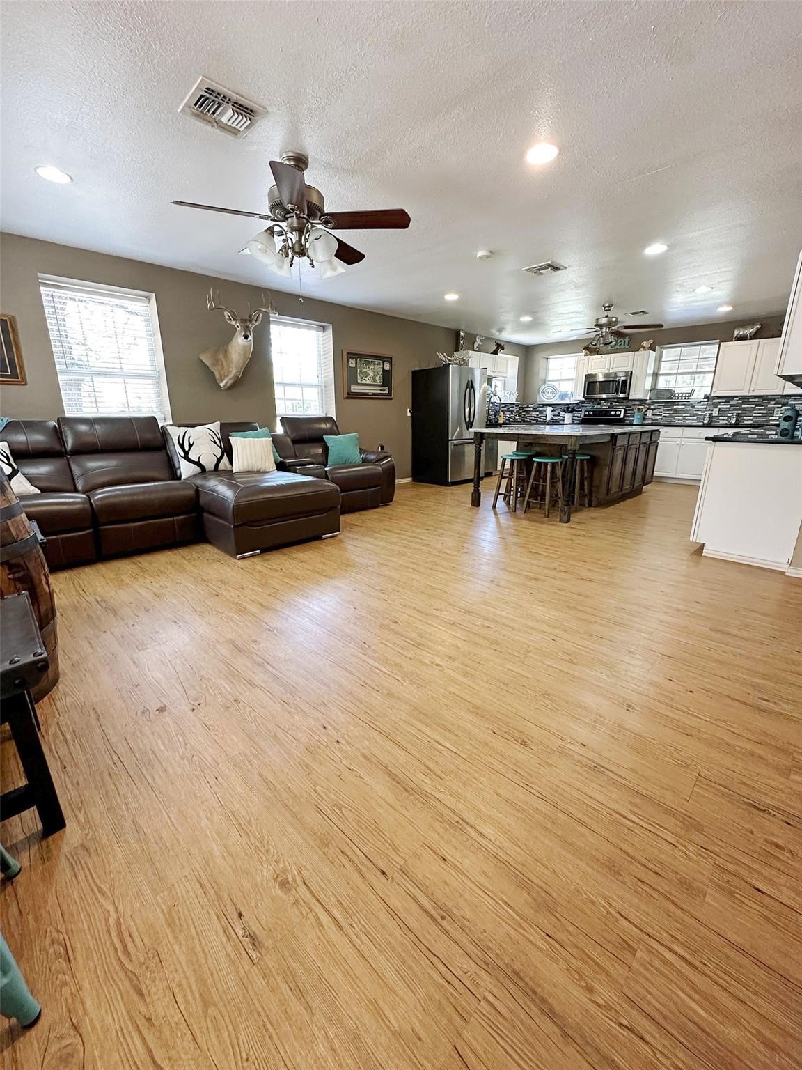 1990 Jim Harry Loop, Sunset, TX, 76270