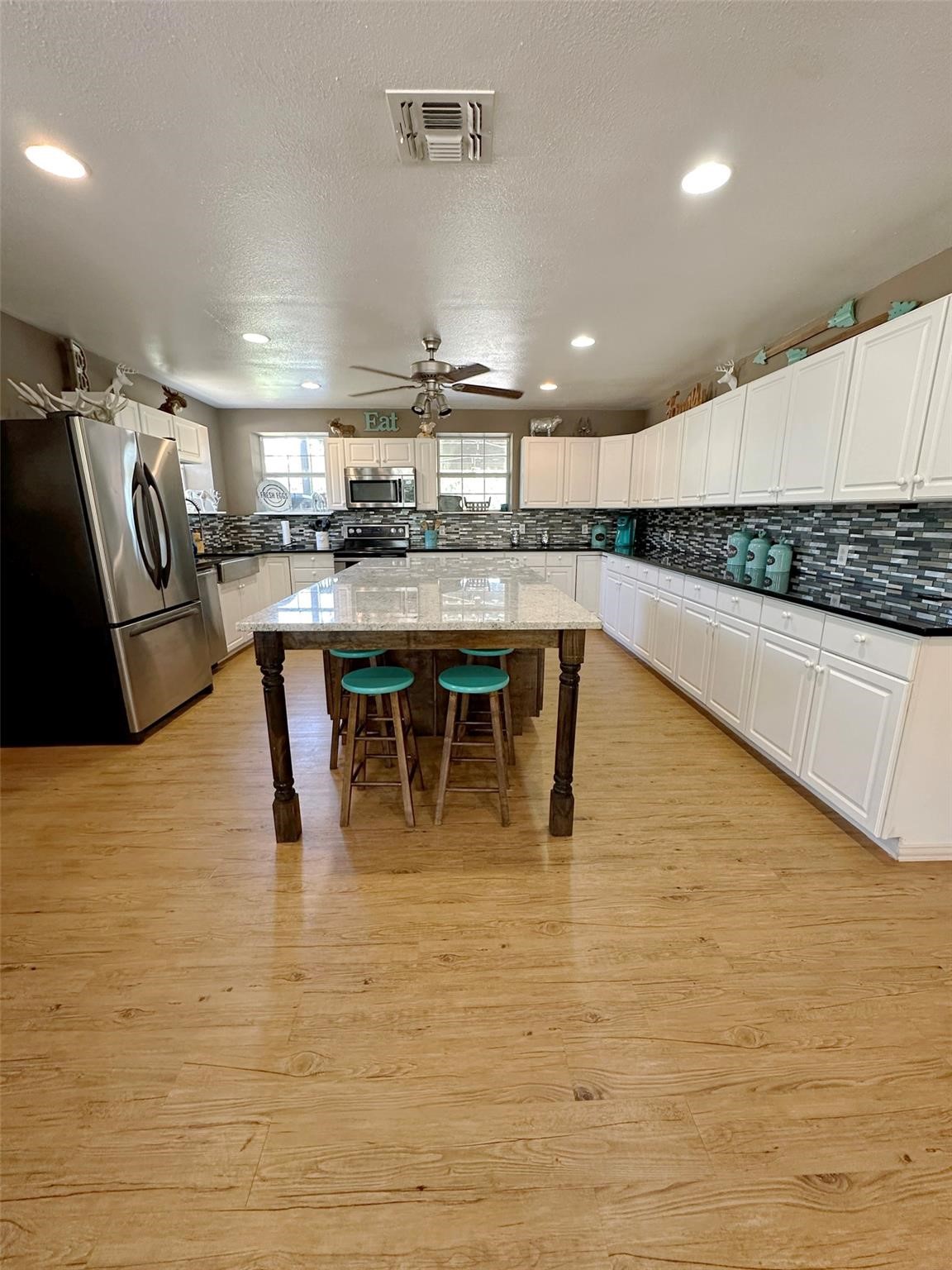 1990 Jim Harry Loop, Sunset, TX, 76270