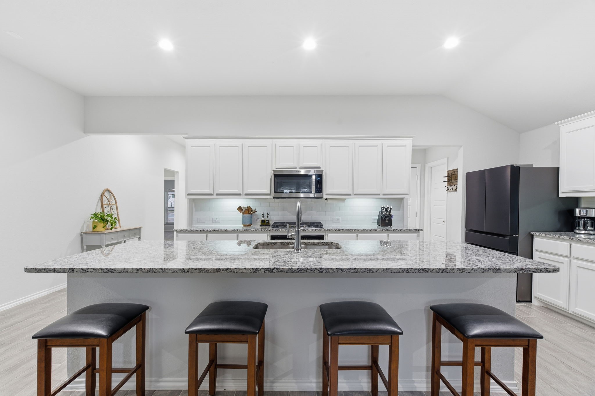 437 Falcon Way, Azle, TX, 76020