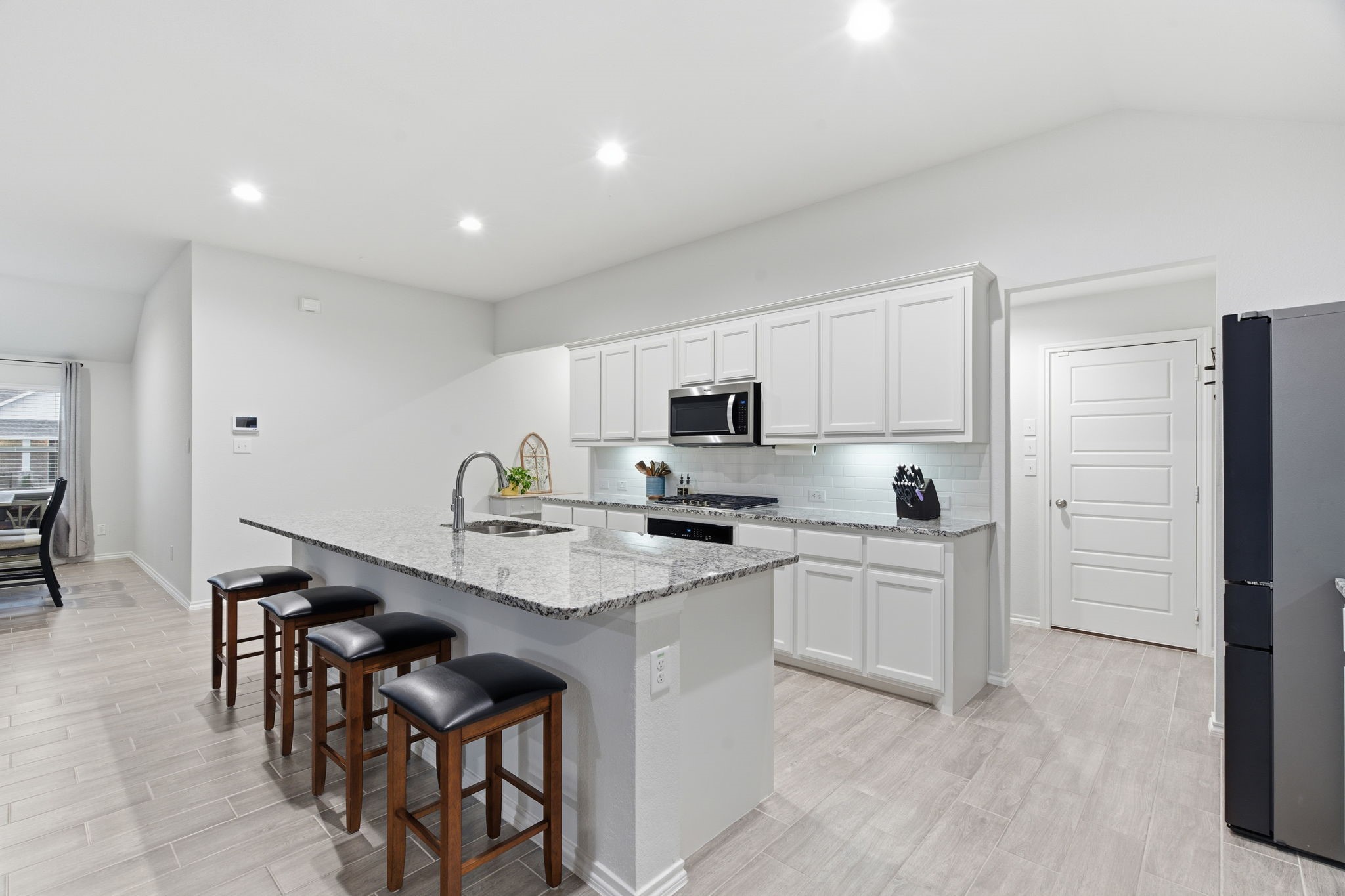 437 Falcon Way, Azle, TX, 76020