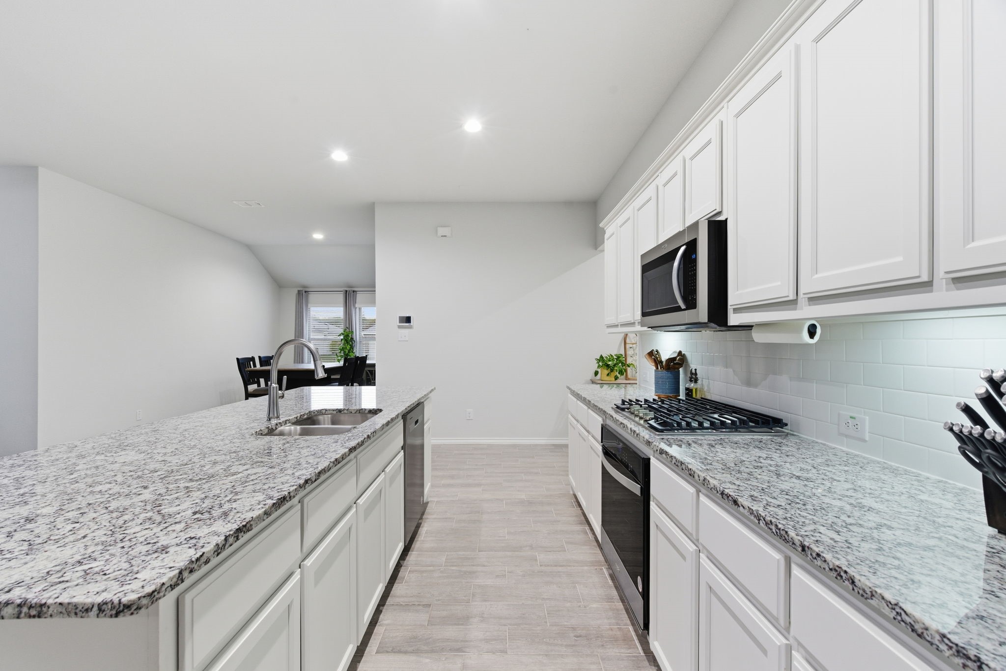 437 Falcon Way, Azle, TX, 76020