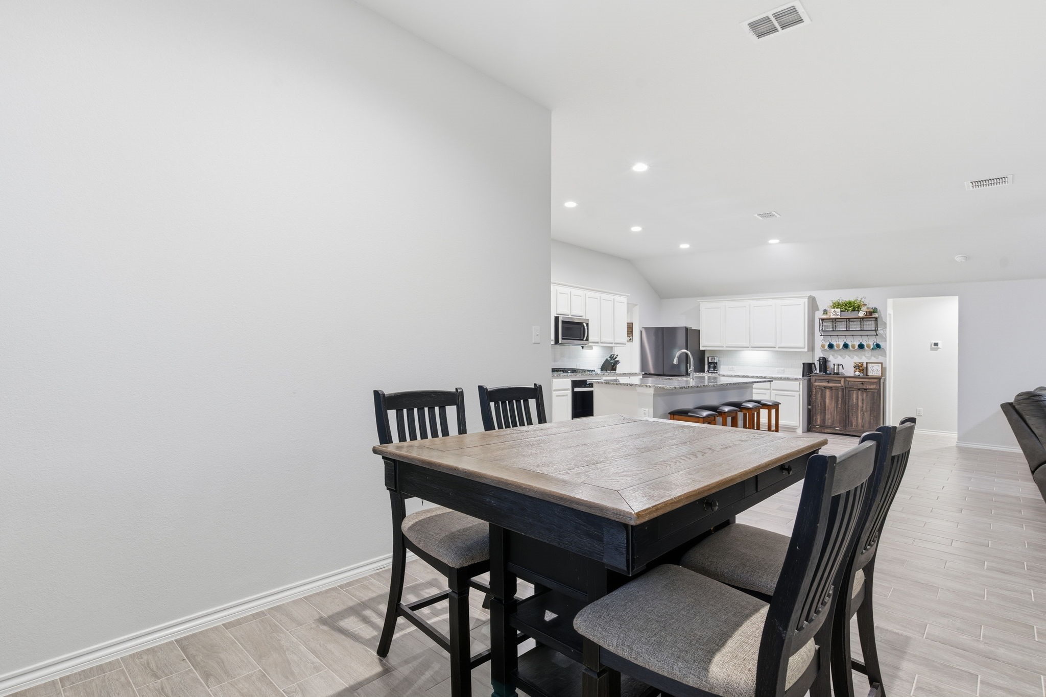 437 Falcon Way, Azle, TX, 76020