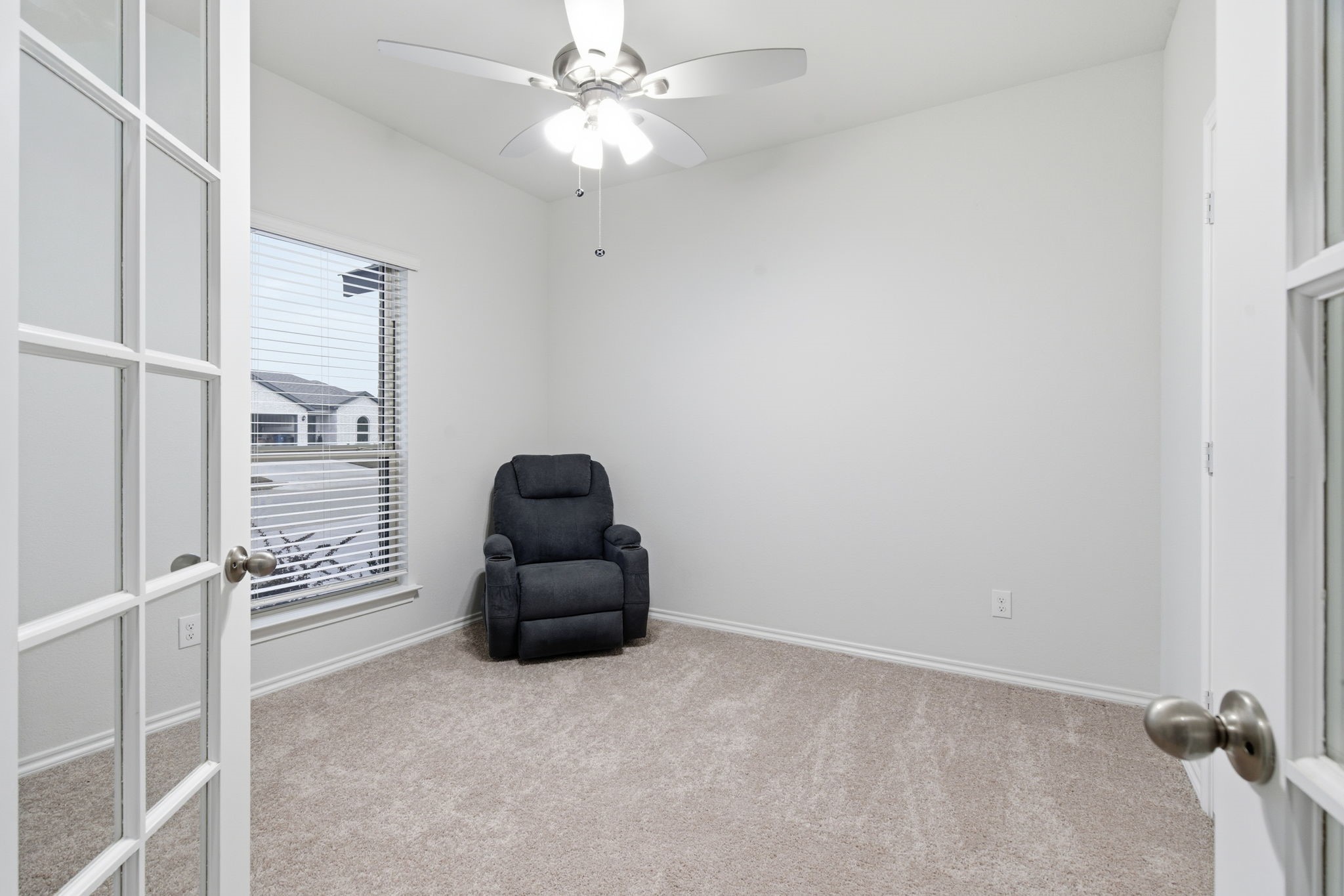437 Falcon Way, Azle, TX, 76020