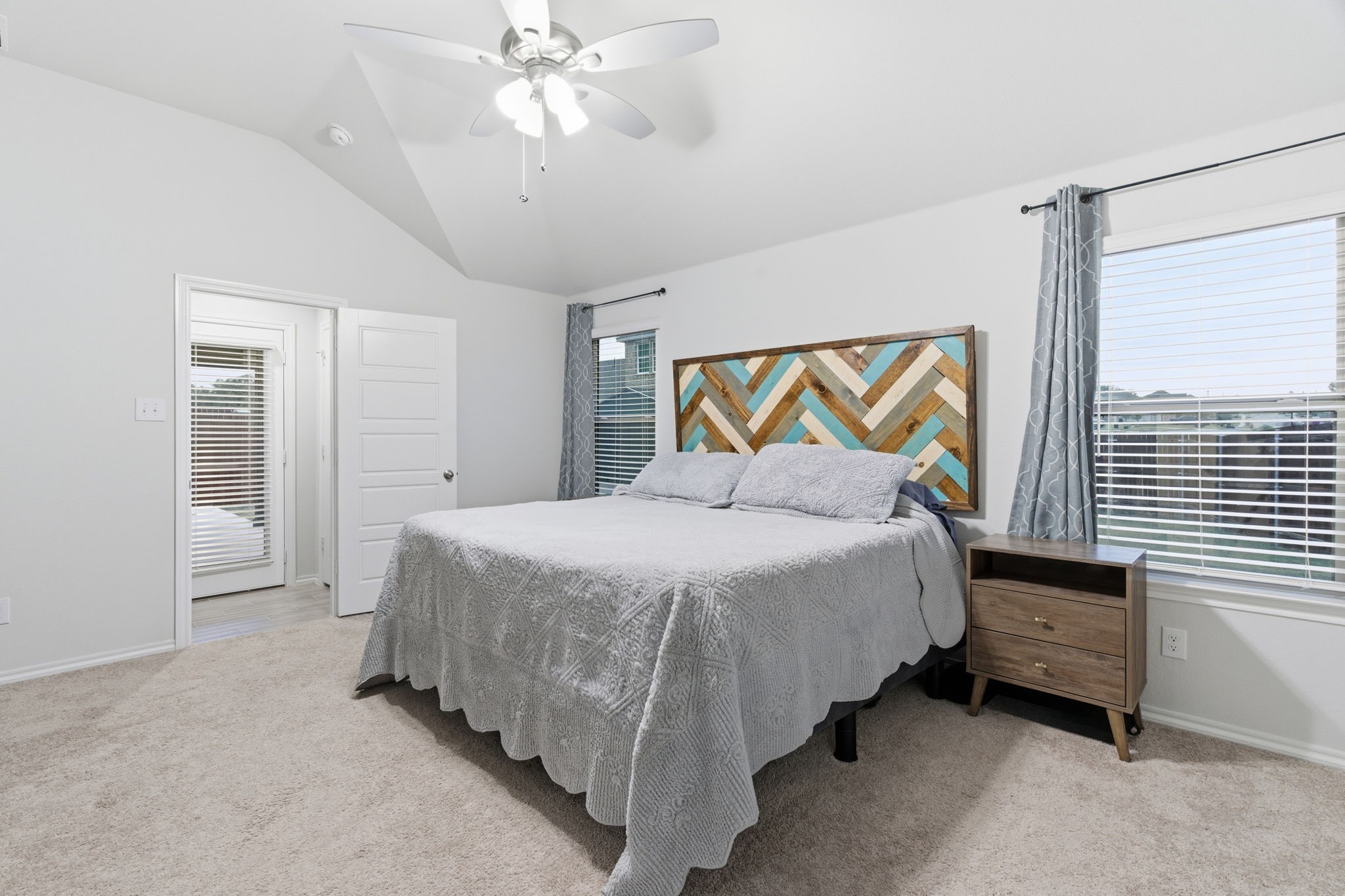 437 Falcon Way, Azle, TX, 76020
