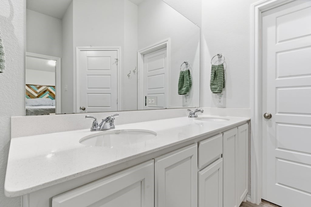 437 Falcon Way, Azle, TX, 76020