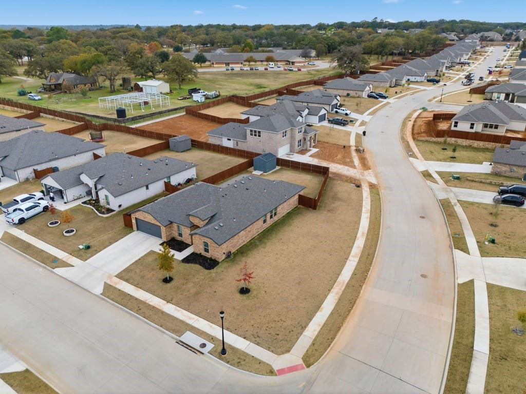 437 Falcon Way, Azle, TX, 76020