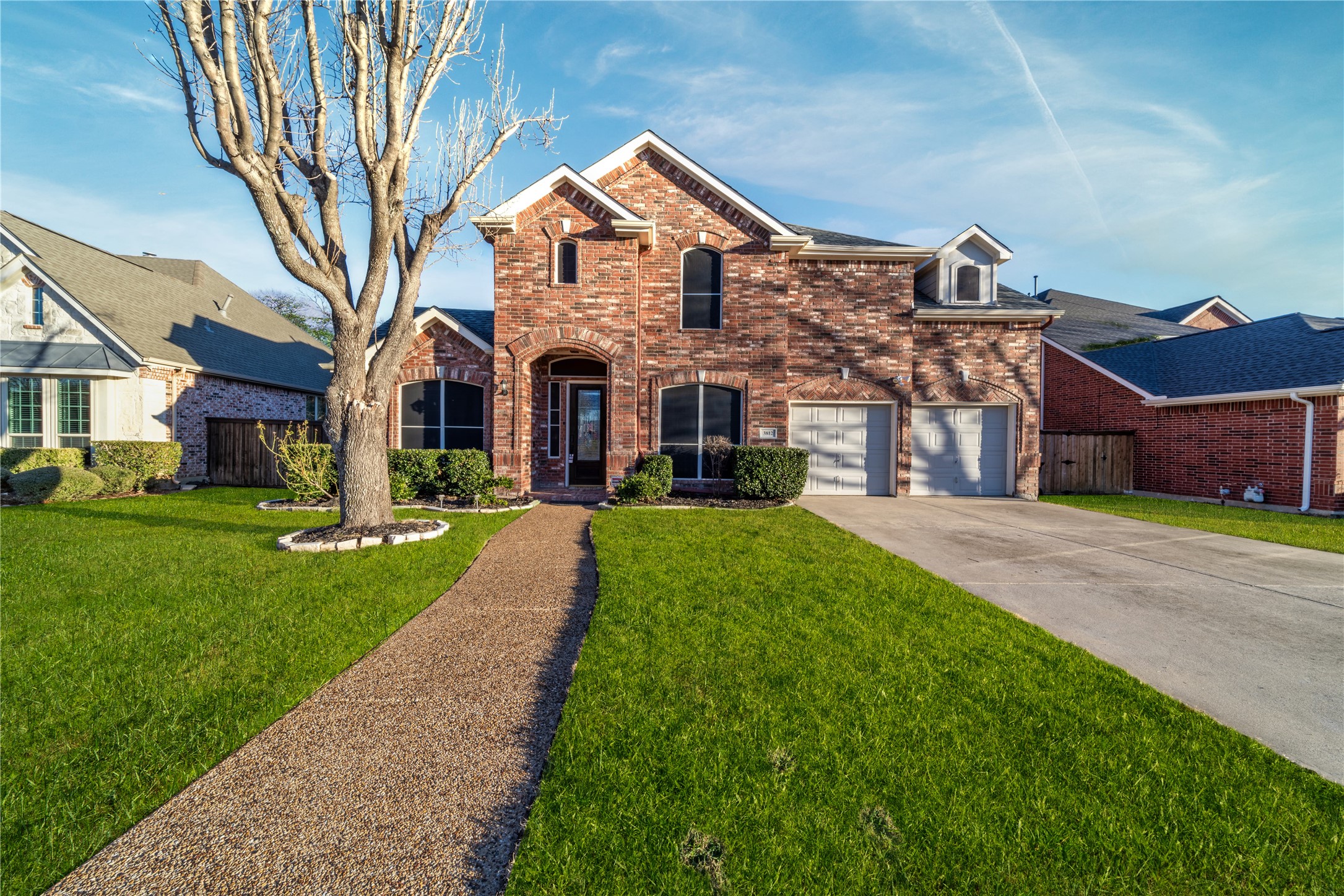 Property photo 01 of 3812 Oxbow Creek Lane, Plano, TX 75074 | MLS #21189154