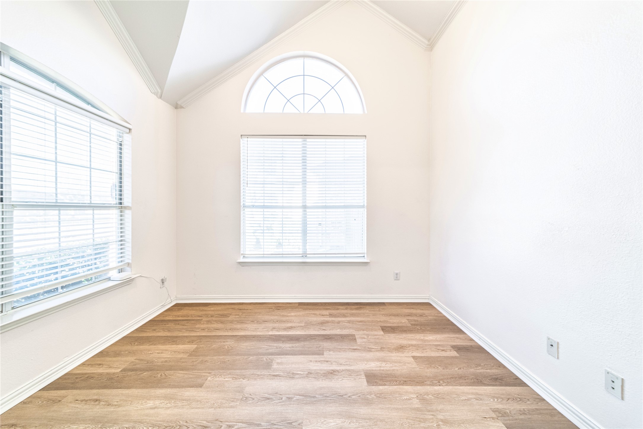 Property photo 03 of 3812 Oxbow Creek Lane, Plano, TX 75074 | MLS #21189154