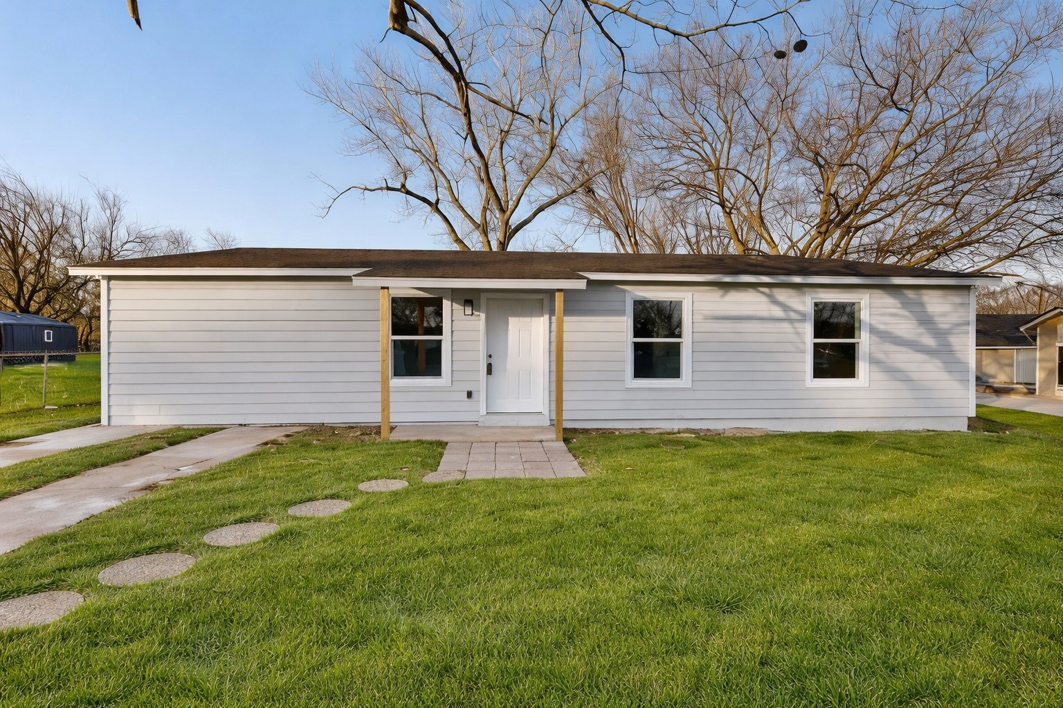 Property photo 01 of 928 Hackamore Street White, Settlement, TX 76108 | MLS #21189694