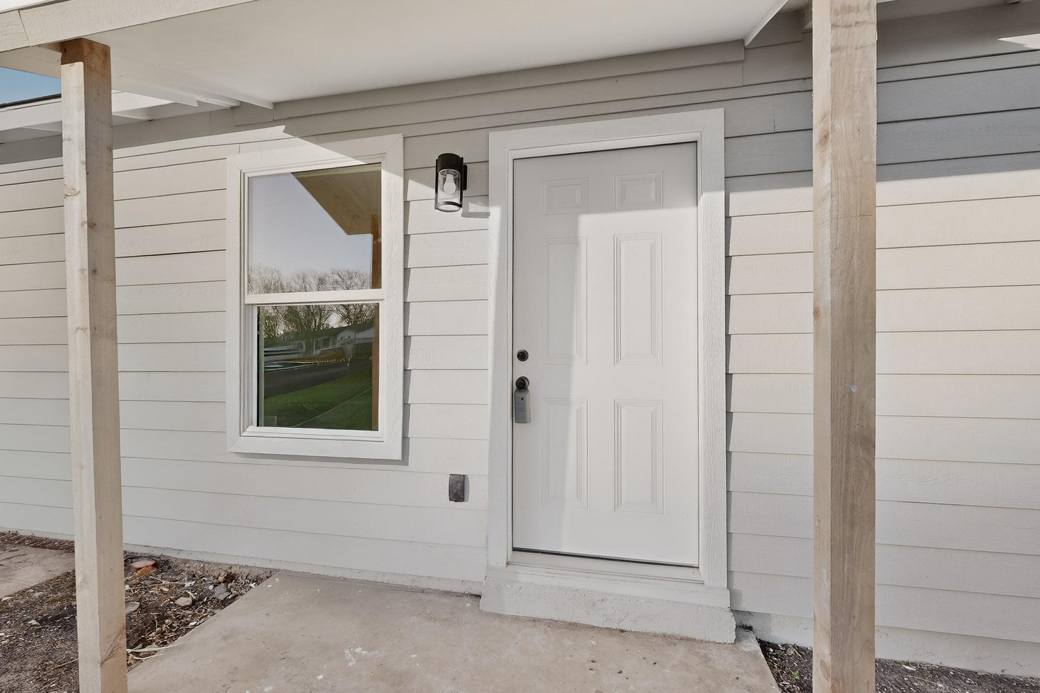 Property photo 03 of 928 Hackamore Street White, Settlement, TX 76108 | MLS #21189694