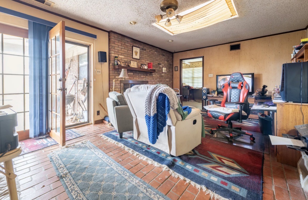 909 Bradfield Drive, Garland, TX, 75042
