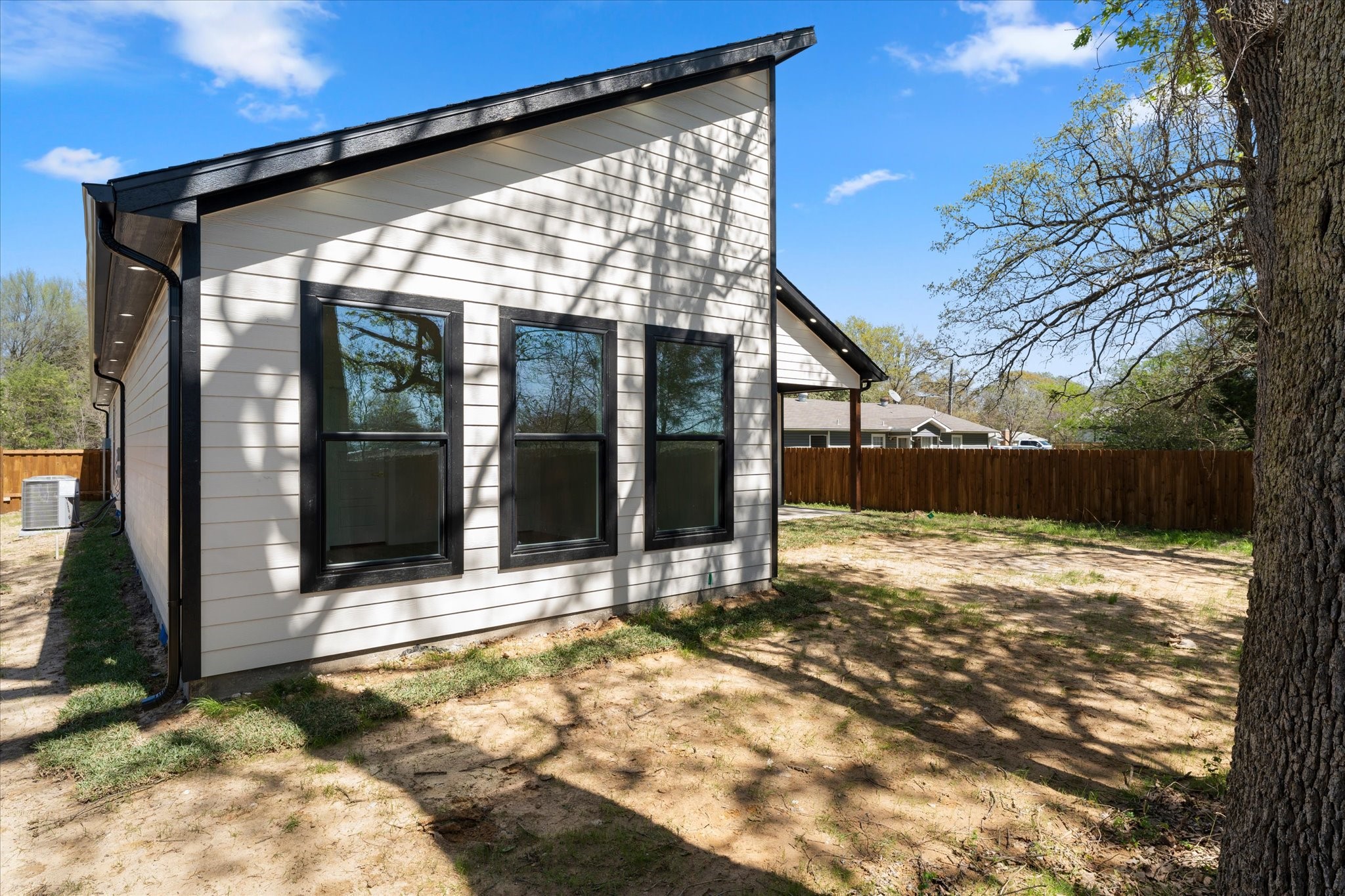 613 Tupuna Drive, Tool, TX, 75143