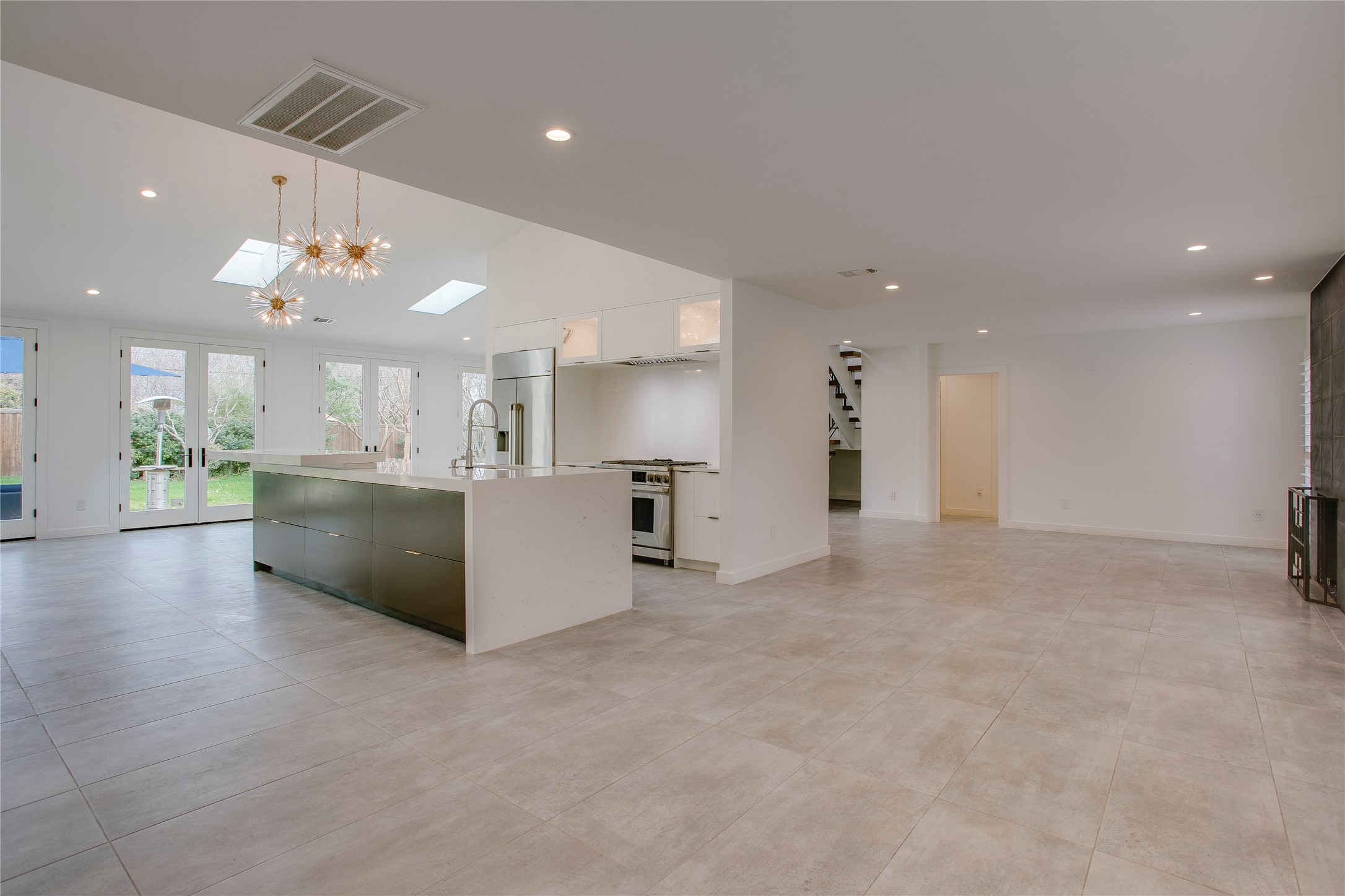 2045 Marydale Drive, Dallas, TX, 75208