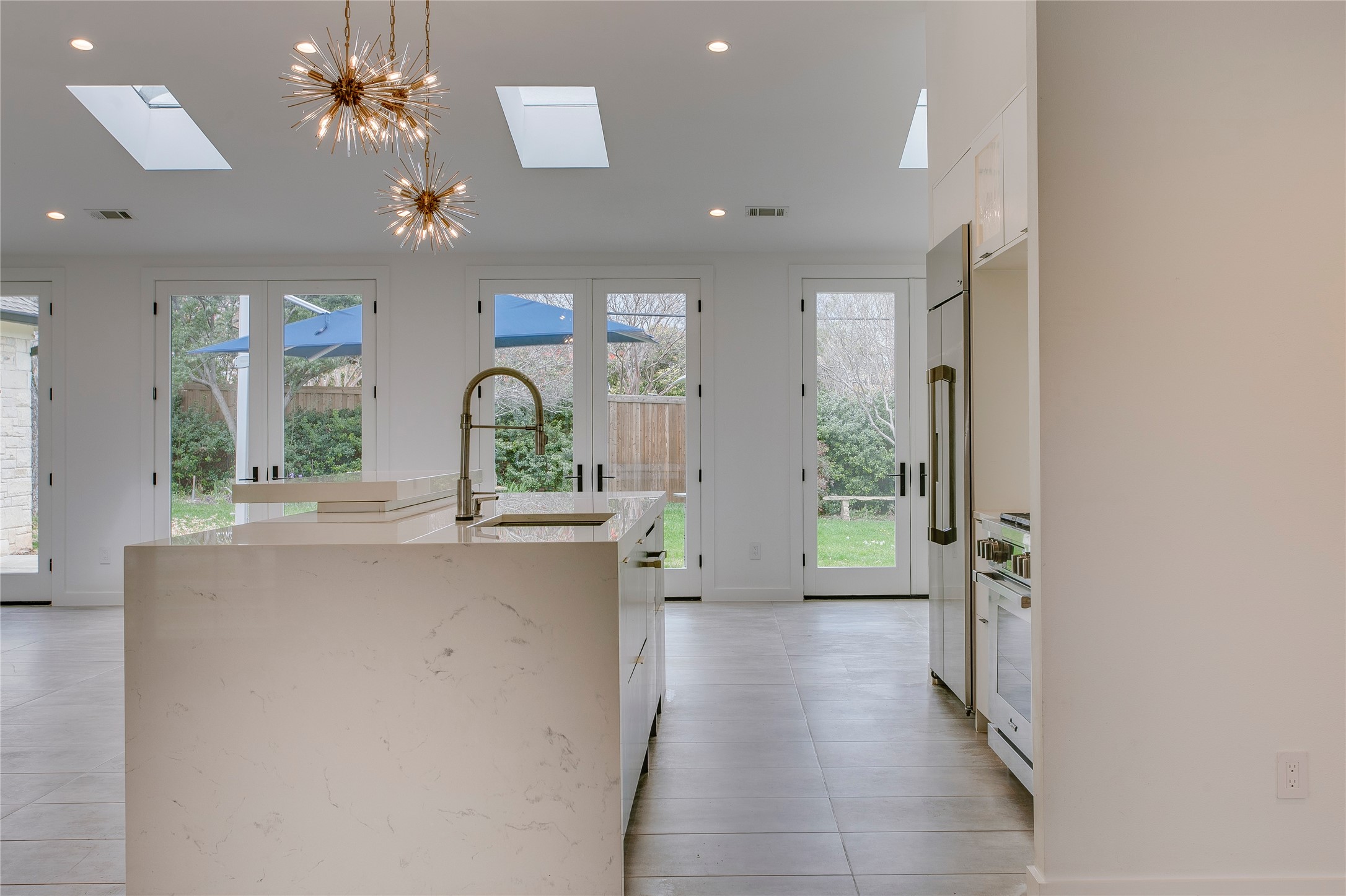2045 Marydale Drive, Dallas, TX, 75208