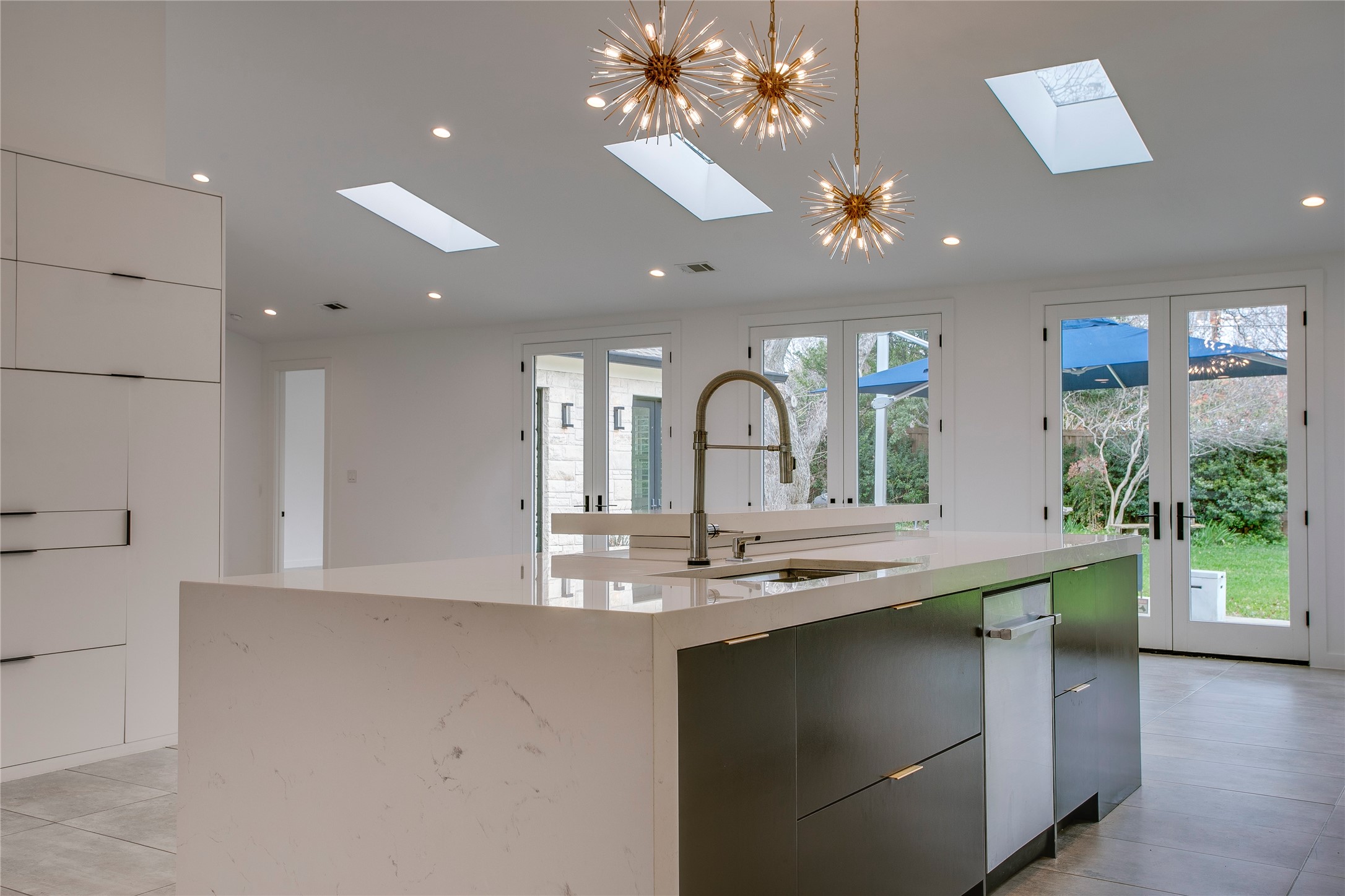 2045 Marydale Drive, Dallas, TX, 75208