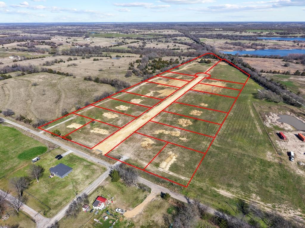 385 Roundtree Circle, Wolfe City, TX, 75496