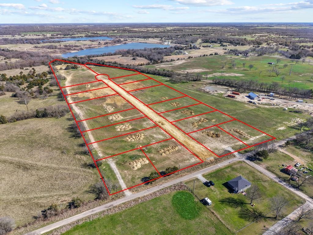 385 Roundtree Circle, Wolfe City, TX, 75496