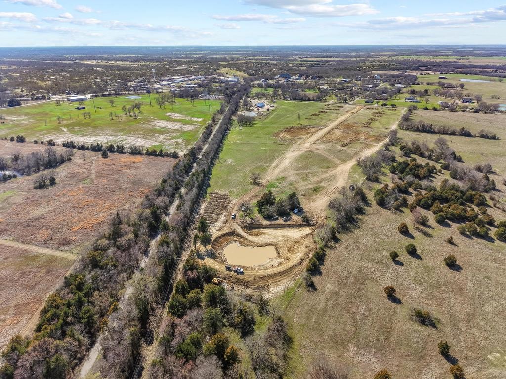 385 Roundtree Circle, Wolfe City, TX, 75496