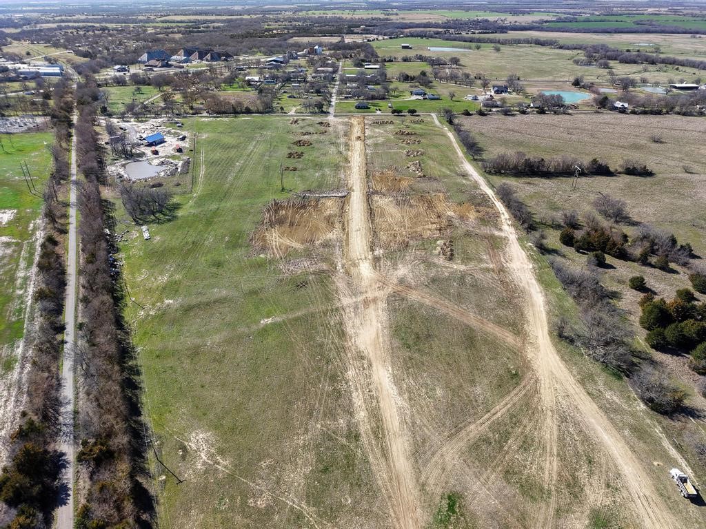 385 Roundtree Circle, Wolfe City, TX, 75496