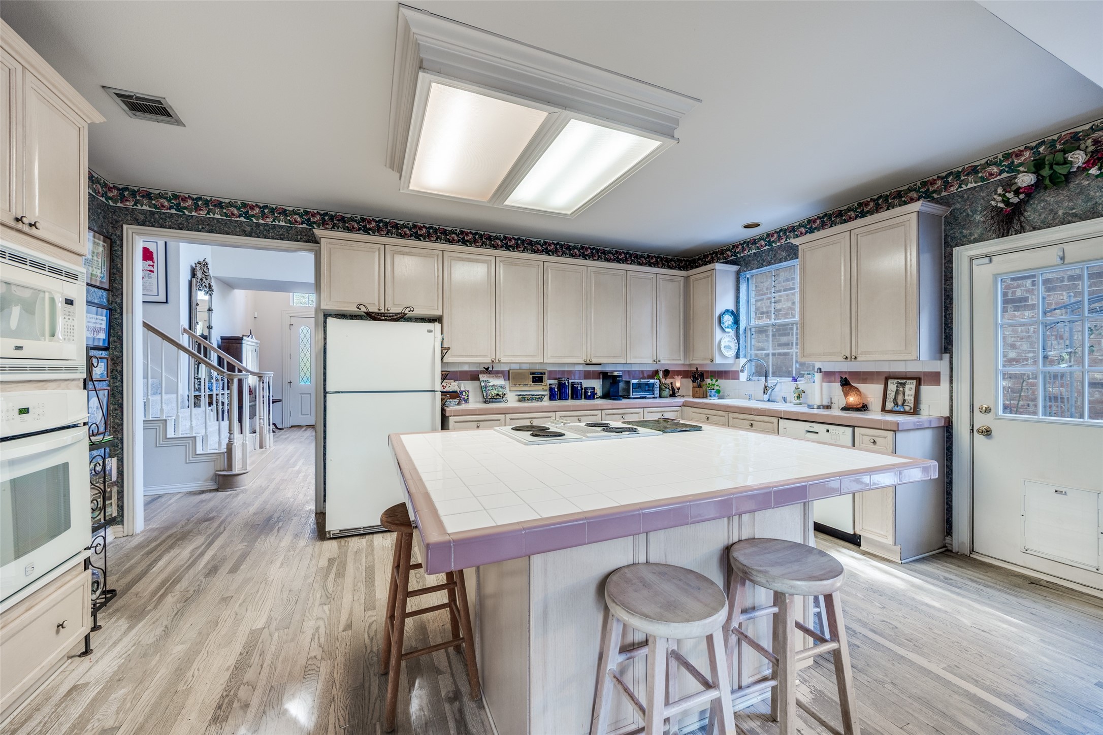1536 Waterside Court, Dallas, TX, 75218