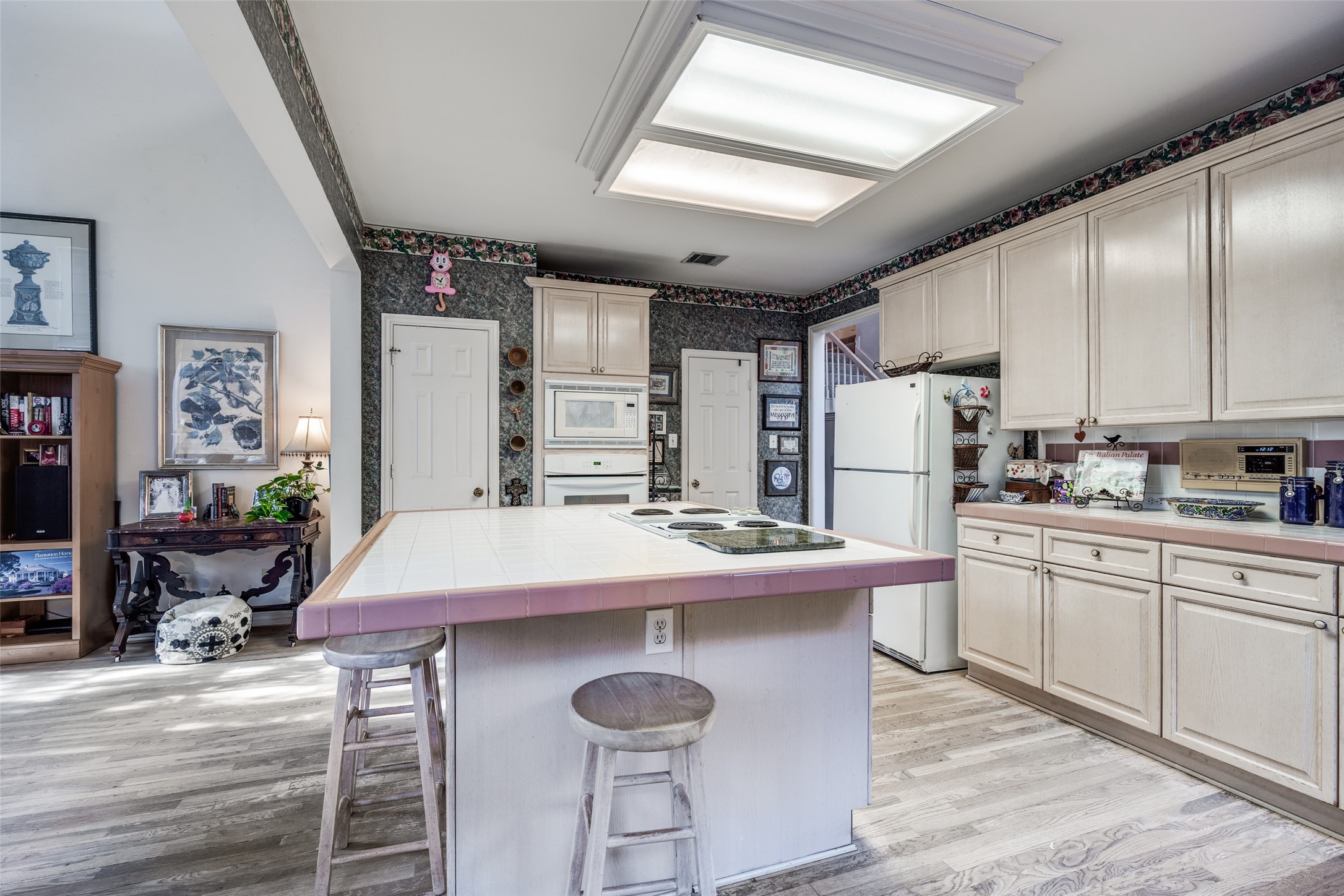 1536 Waterside Court, Dallas, TX, 75218