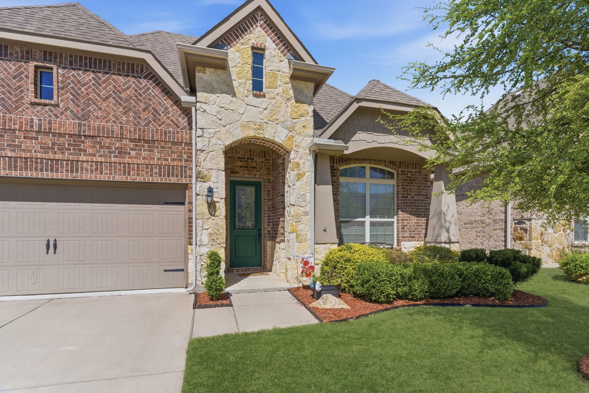 Property photo 04 of 10700 Parnell Drive, Mckinney, TX 75072 | MLS #21192802