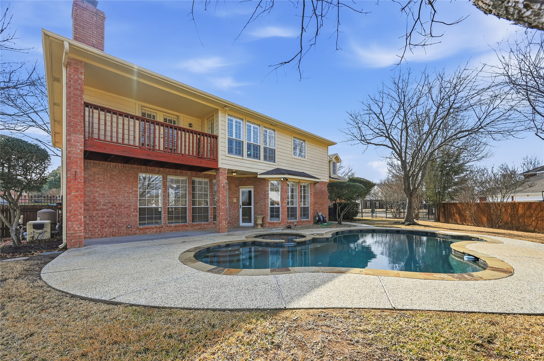 Property photo 02 of 303 Chestnut Cove Circle, Southlake, TX 76092 | MLS #21193245