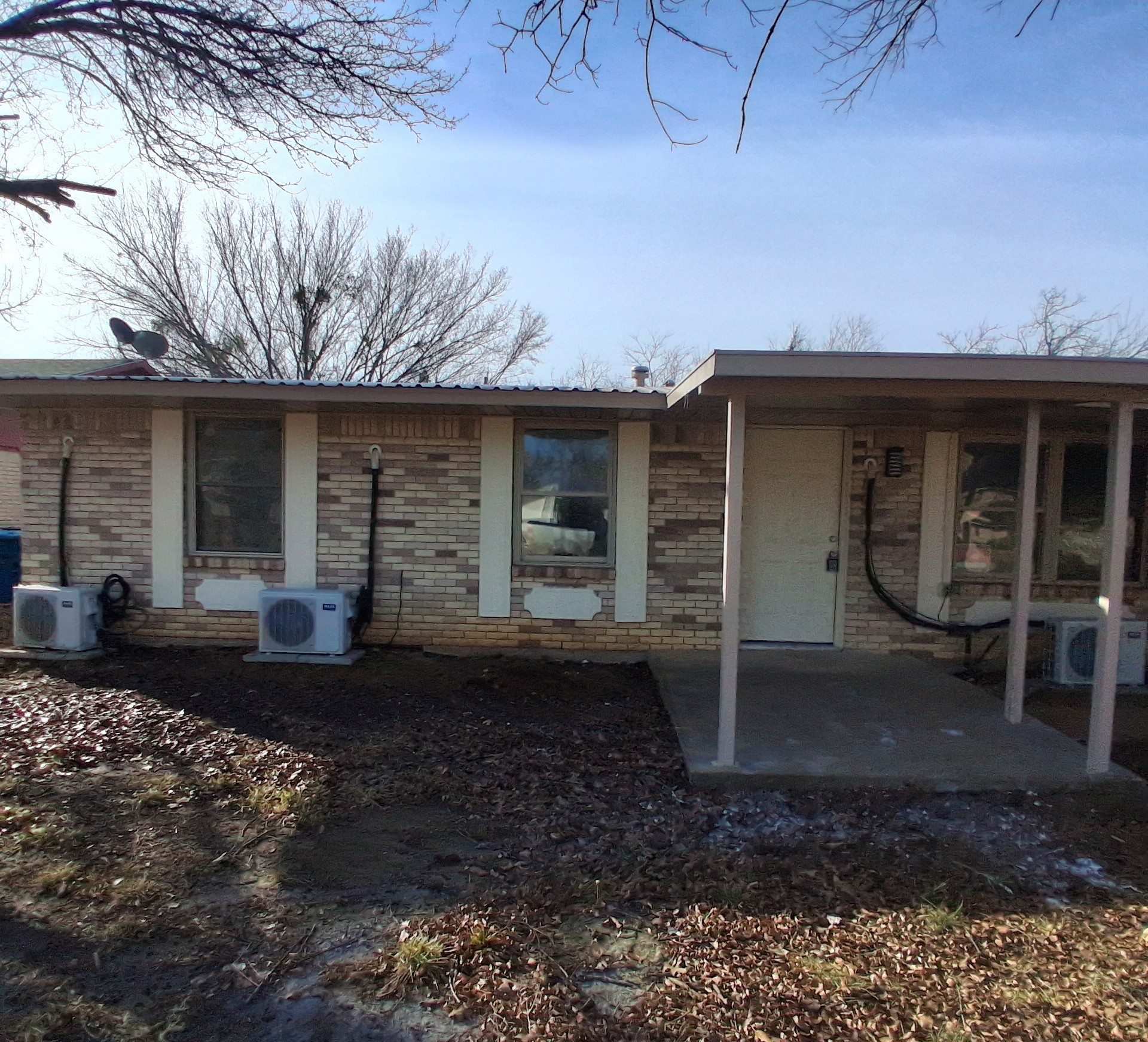 Property photo 02 of 516 Forrest Lane, Denison, TX 75021 | MLS #21193316