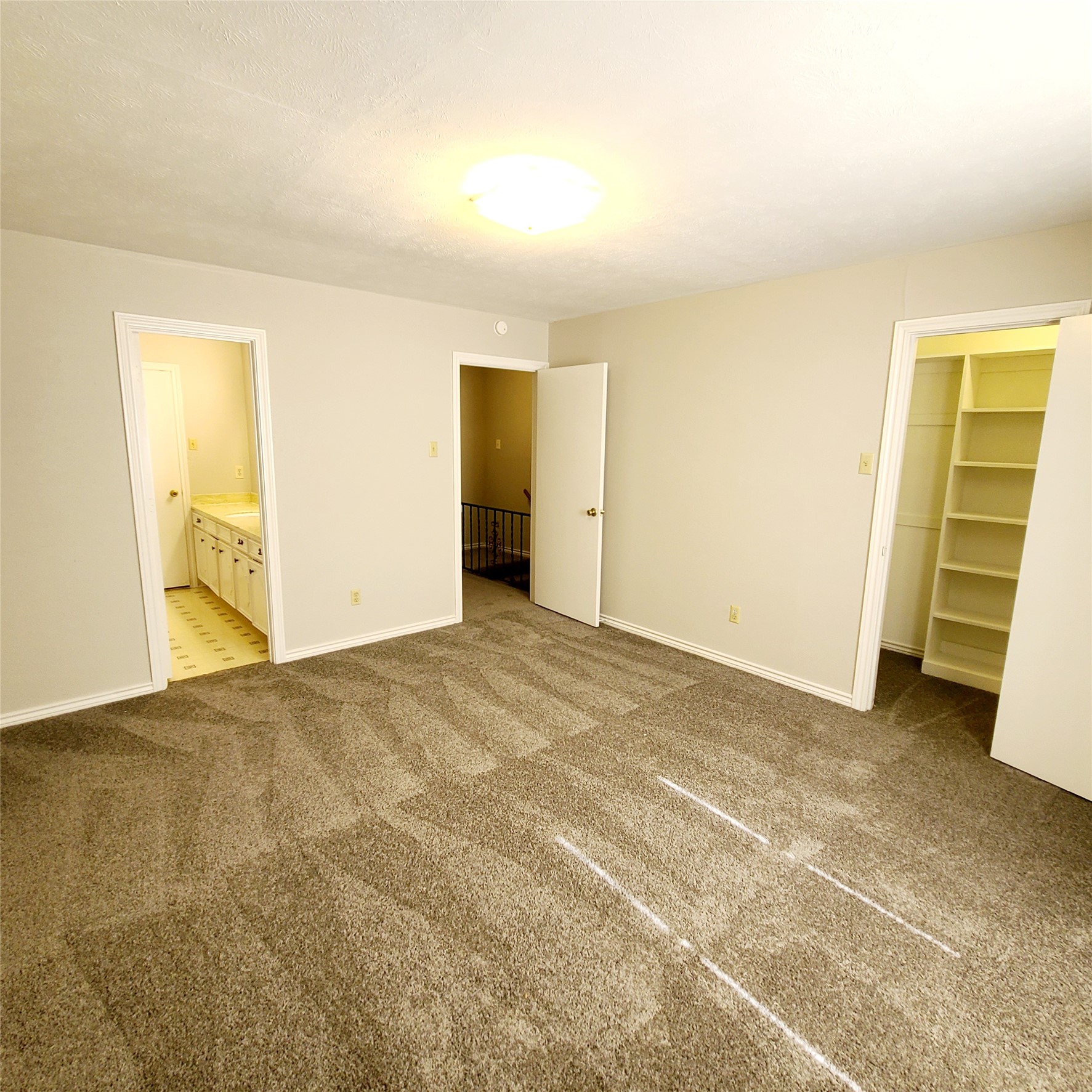 11352 QUAIL RUN Street, Dallas, TX, 75238