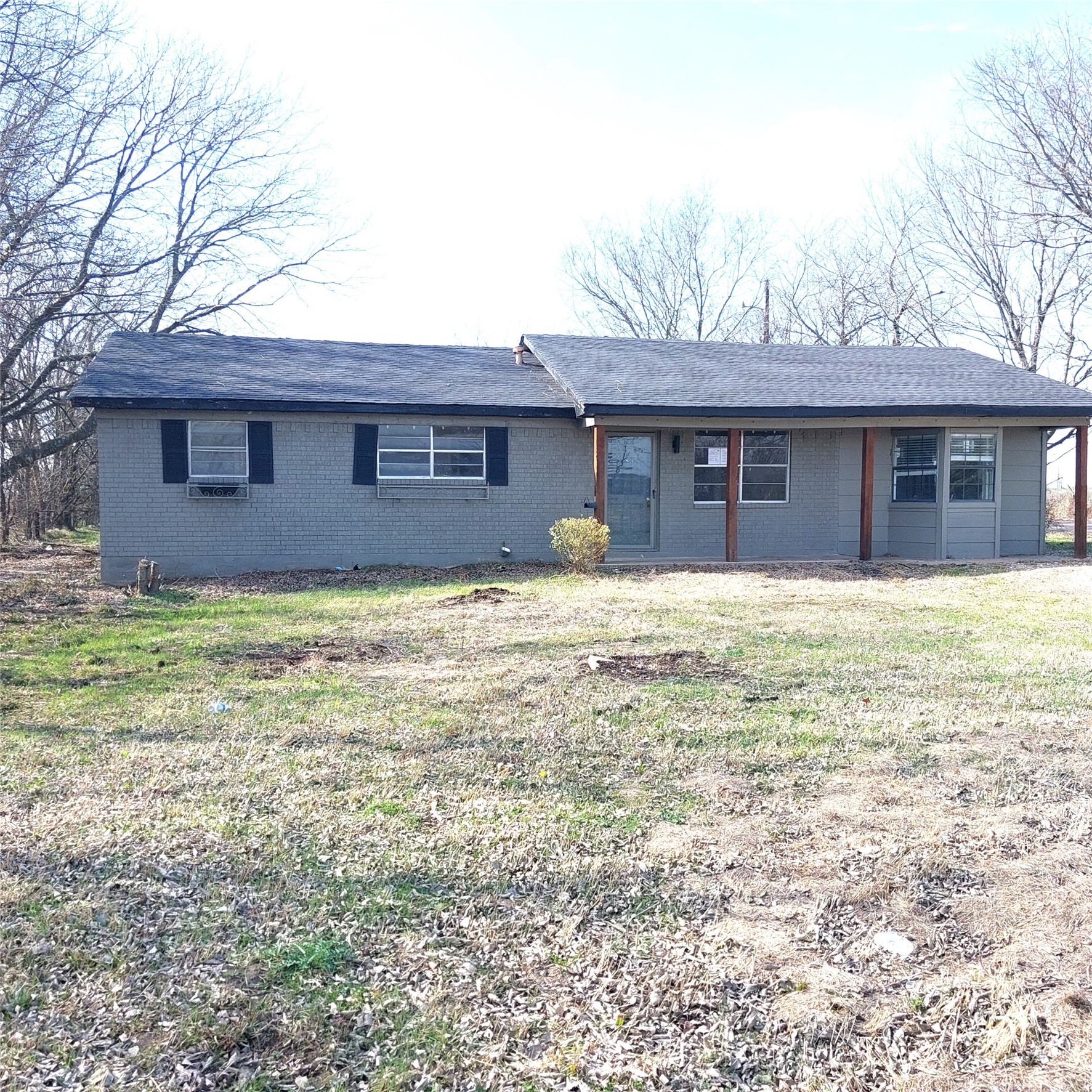 Property photo 01 of 2084 County Road 4308, Greenville, TX 75401 | MLS #21193347