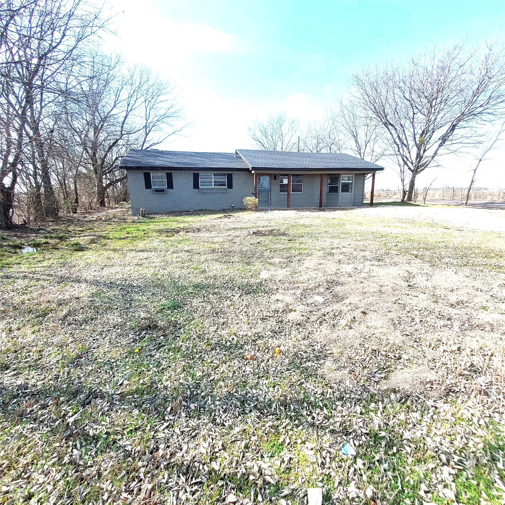 Property photo 02 of 2084 County Road 4308, Greenville, TX 75401 | MLS #21193347