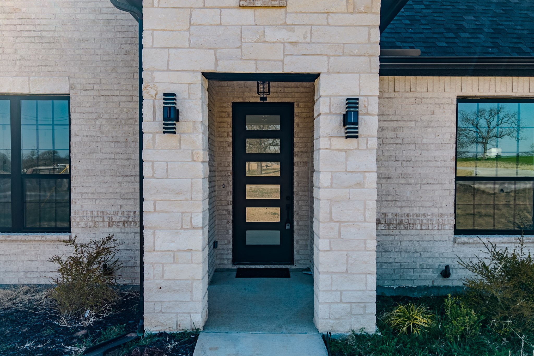 Property photo 04 of 1001 Henry Way, Springtown, TX 76082 | MLS #21193484