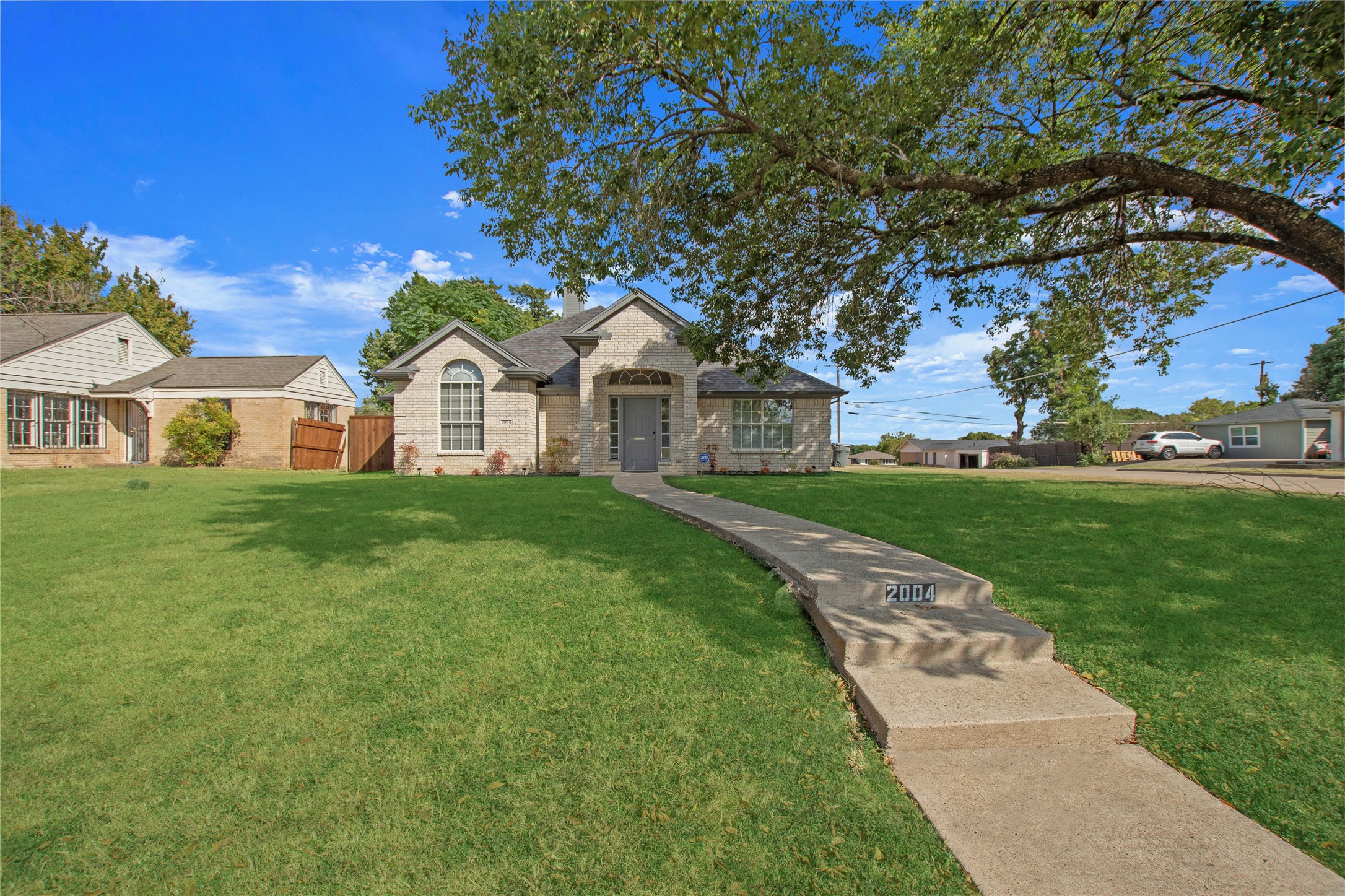 2004 Cedar Crest Boulevard, Dallas, TX, 75203