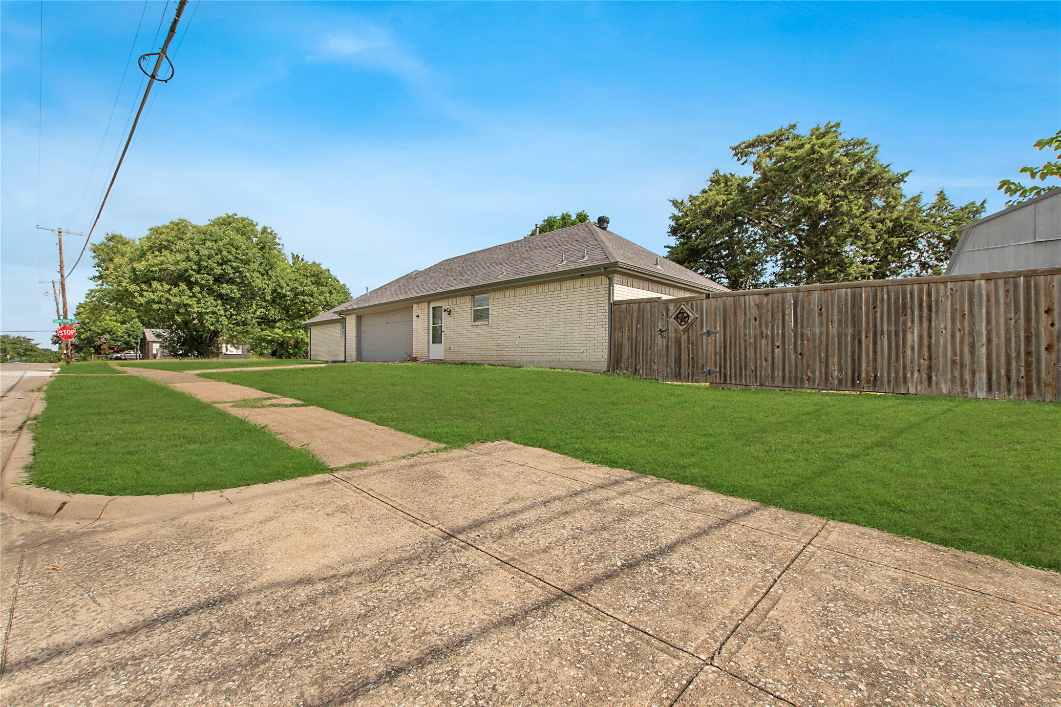 2004 Cedar Crest Boulevard, Dallas, TX, 75203