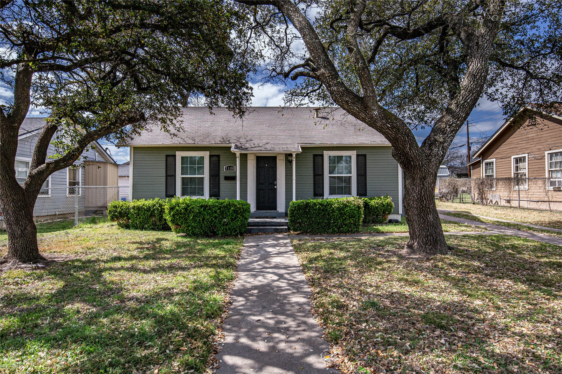 Property photo 01 of 1108 N 28th Street, Waco, TX 76707 | MLS #21193689