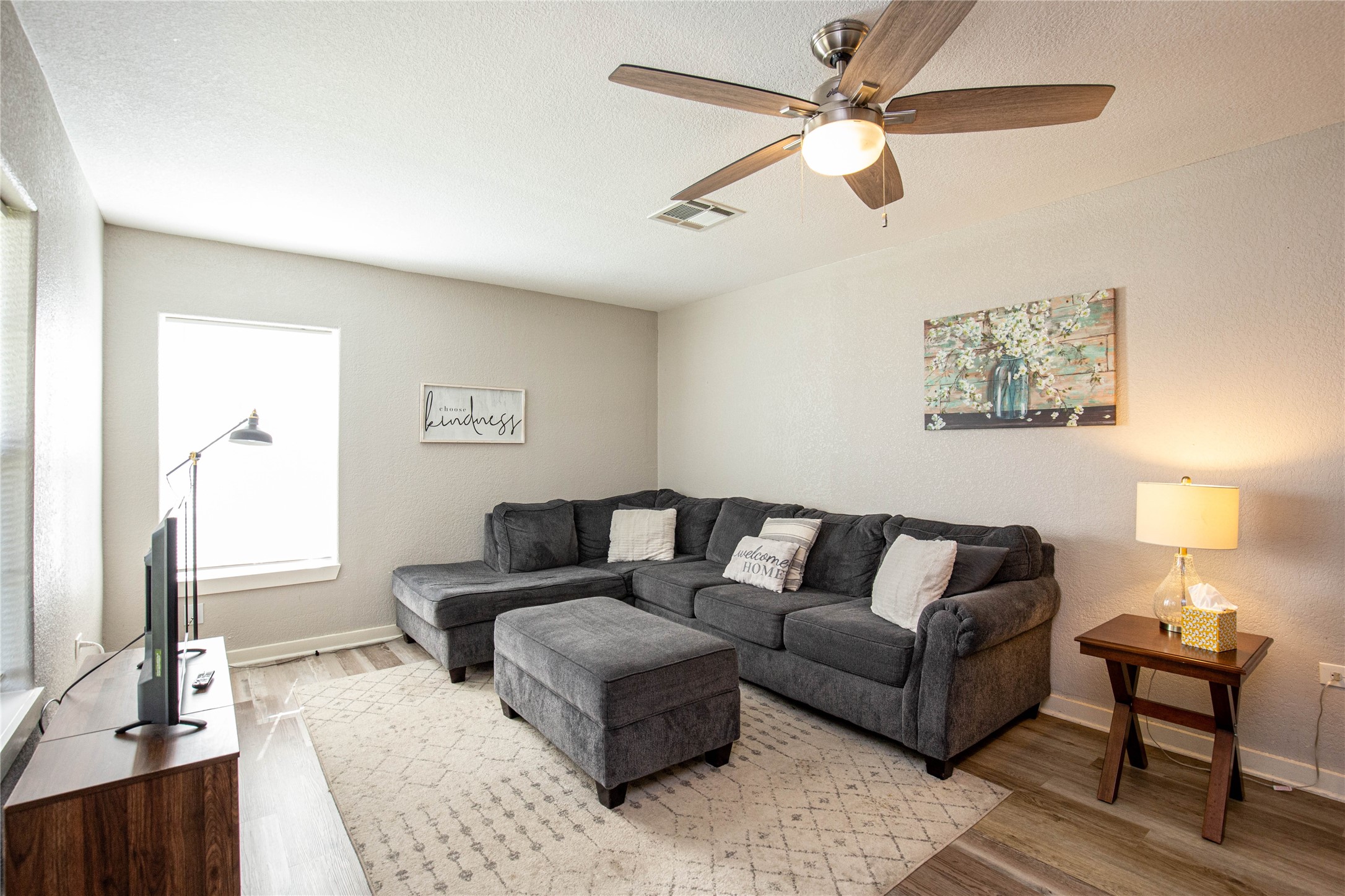 Property photo 02 of 1108 N 28th Street, Waco, TX 76707 | MLS #21193689