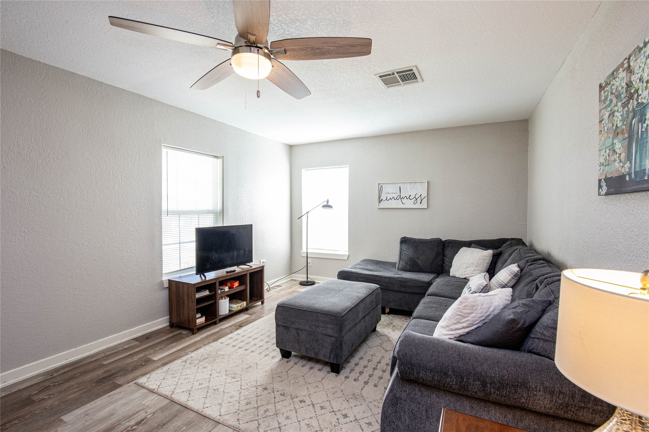 Property photo 03 of 1108 N 28th Street, Waco, TX 76707 | MLS #21193689