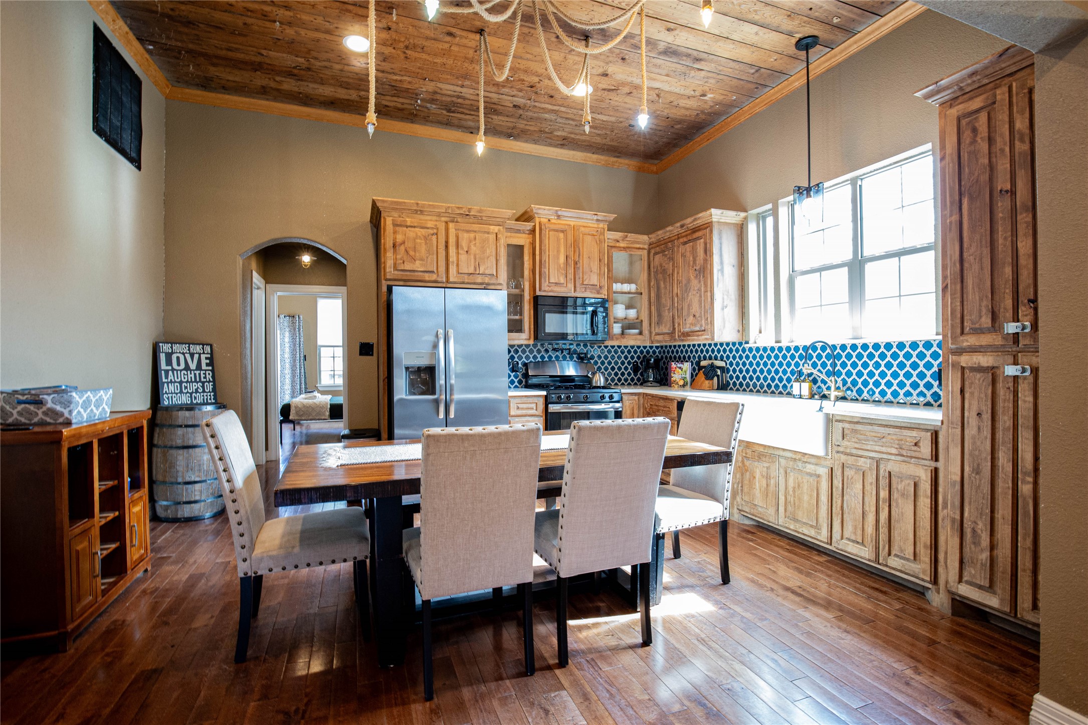 Property photo 04 of 929 N 12th Street, Waco, TX 76707 | MLS #21193693