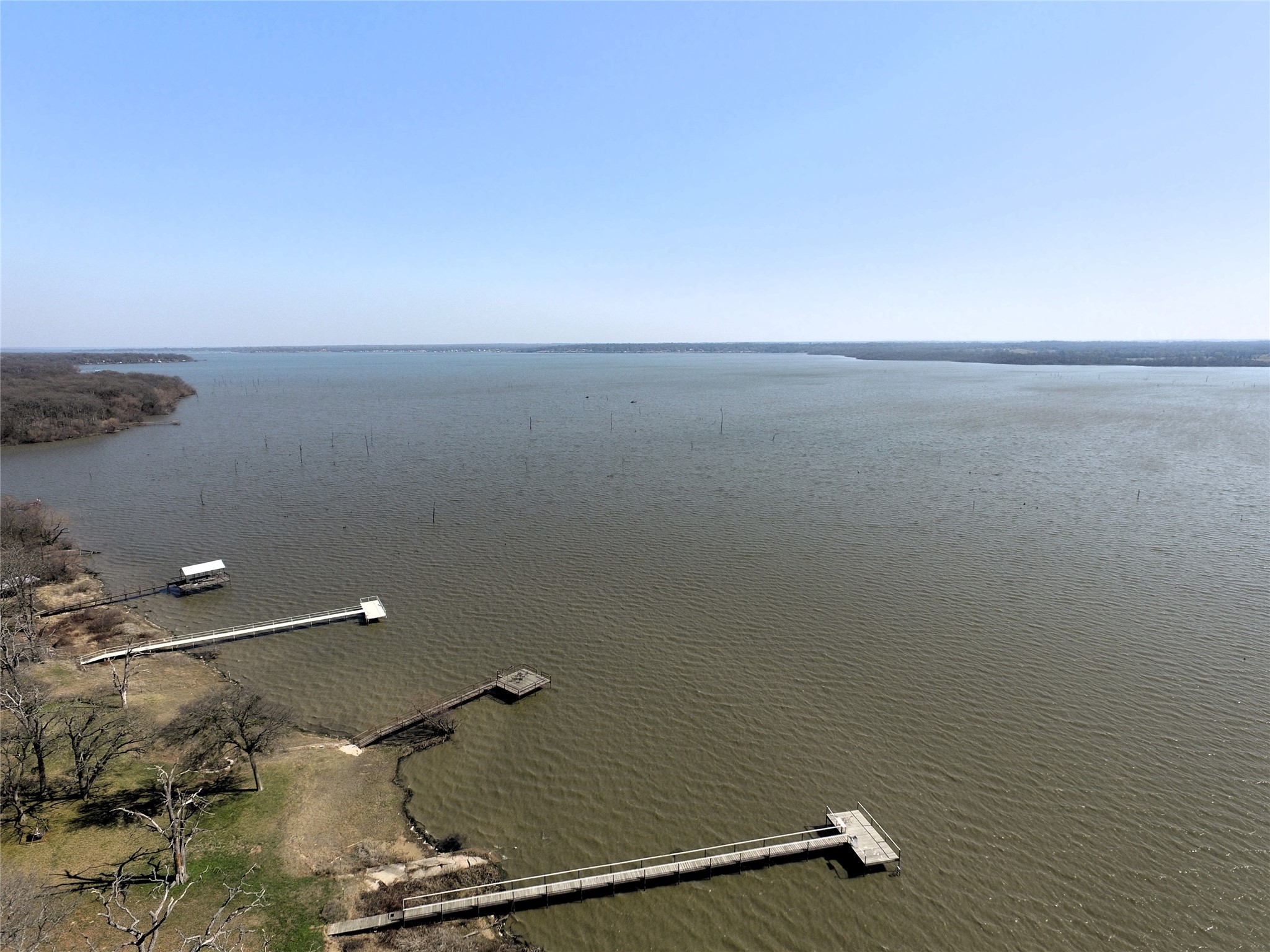 Property photo 04 of 8087 Lakeview Drive, Quinlan, TX 75474 | MLS #21194036